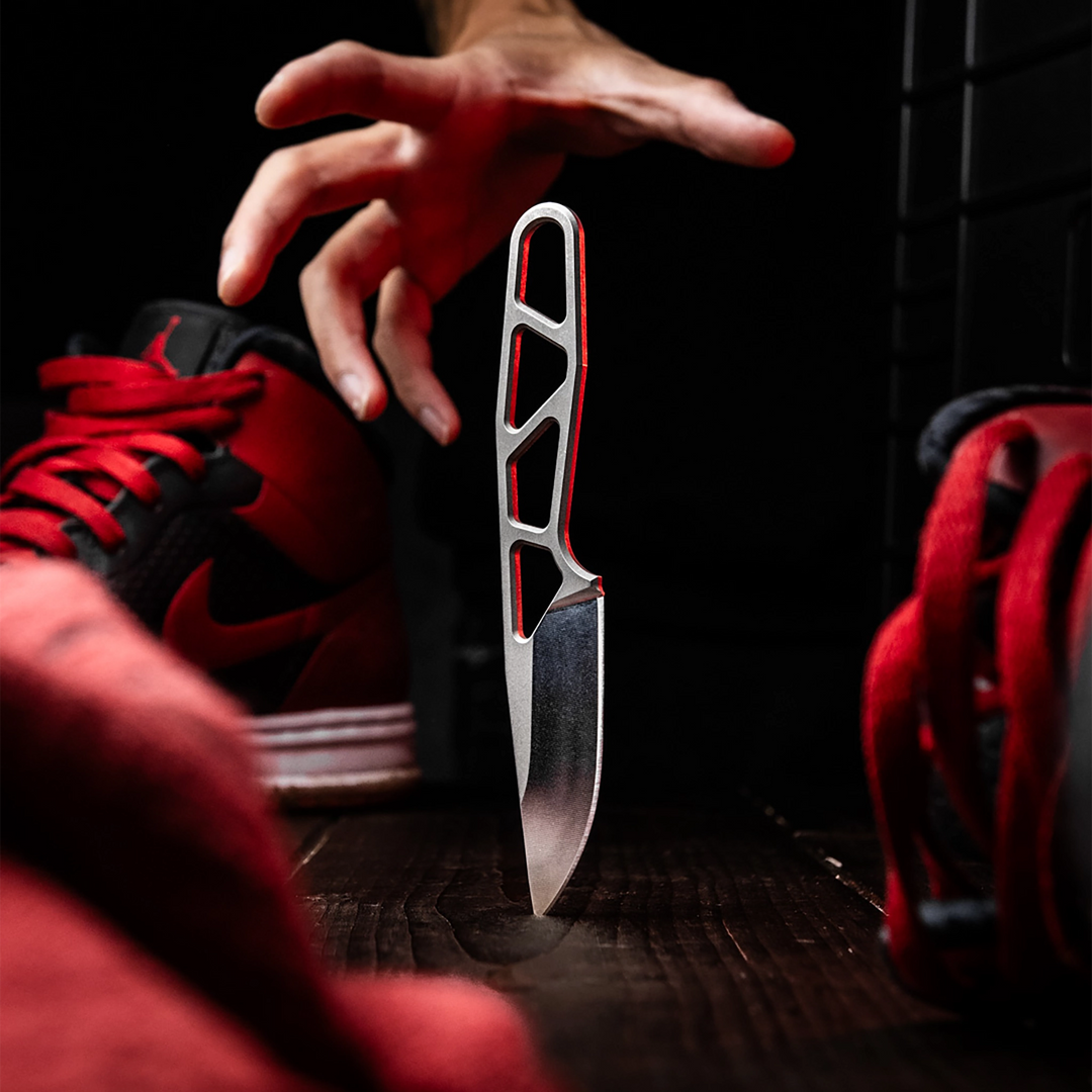 Daily Knives AK2 EDC knife – mood shot