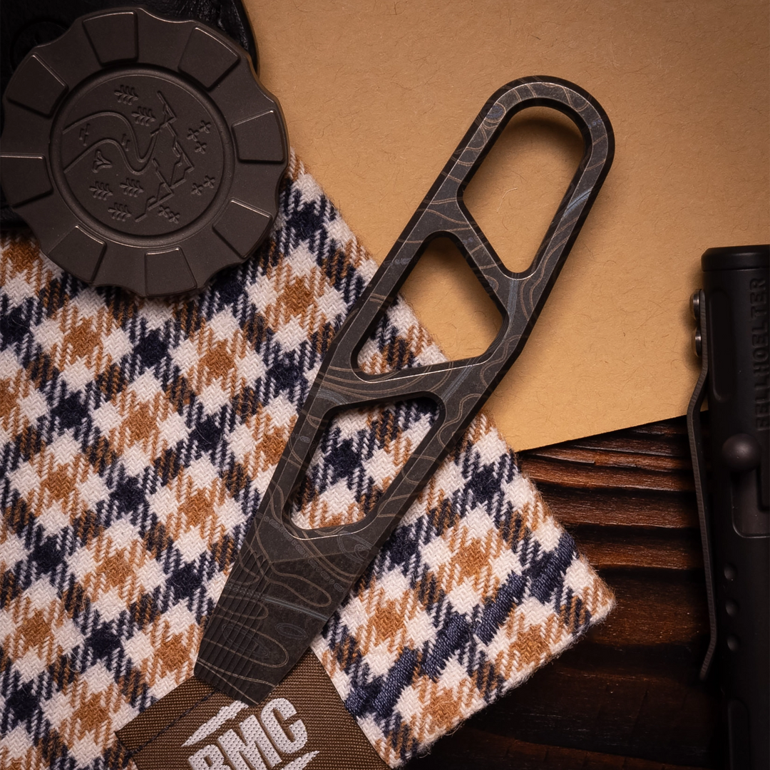 Daily Knives prybar – mood shot